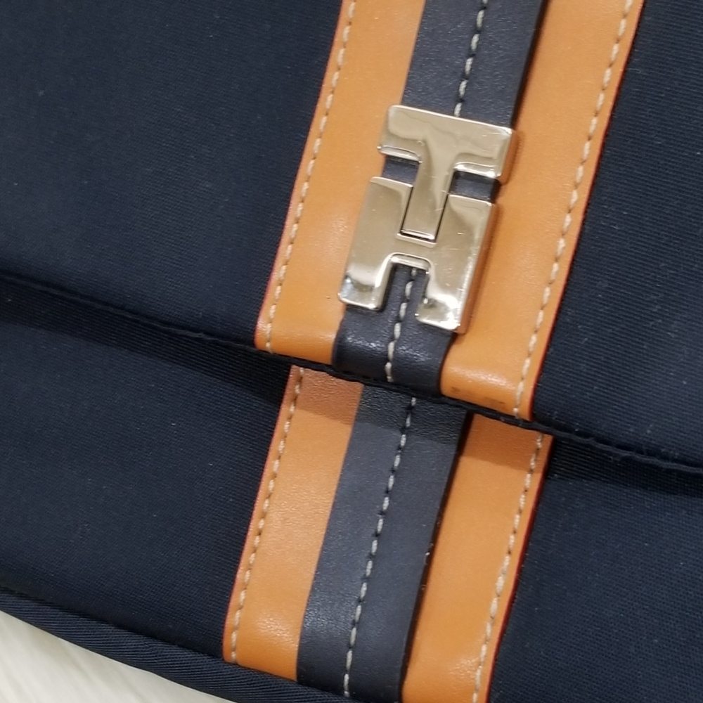Vintage 90s Tommy Hilfiger shoulder bag - Picture 6 of 9